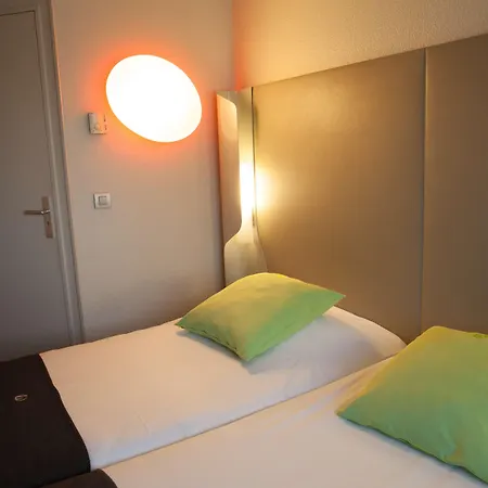 Hotel Campanile Paris Ouest - - La Defense 3*