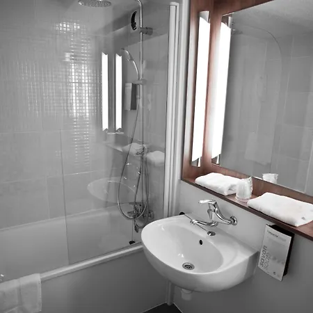 Hotel Campanile Paris Ouest - - La Defense Nanterre