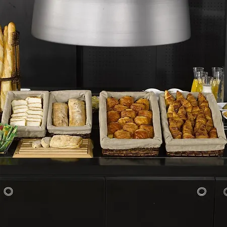 Campanile Paris Ouest - - La Defense Hotel 3*