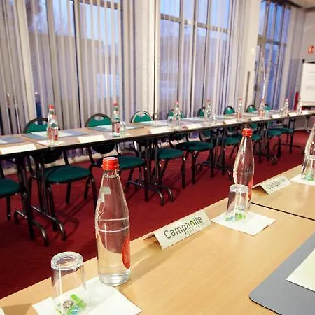 Hotel Campanile Paris Ouest - - La Defense Nanterre
