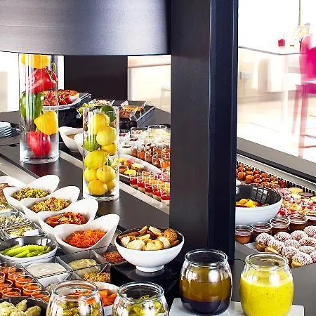 Hotel Campanile Prime - La Defense 3*