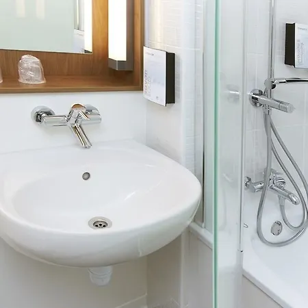 Campanile Paris Ouest - - La Defense 3*
