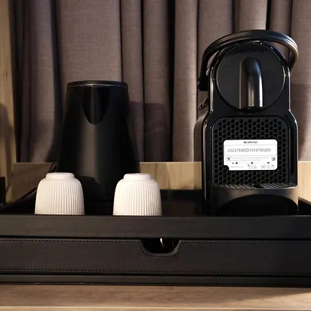 Hotel Campanile Paris Ouest - - La Defense 3*