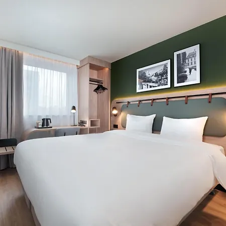 Campanile Paris Ouest - - La Defense 3*