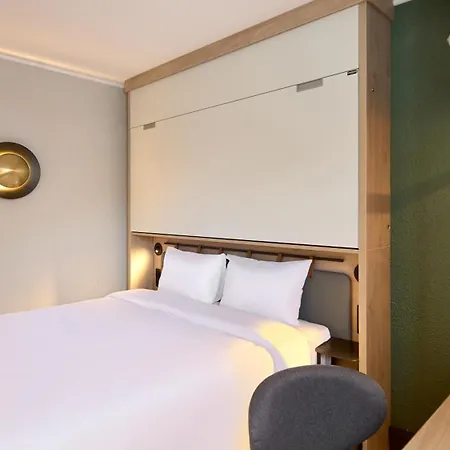 Campanile Prime - La Defense 3*