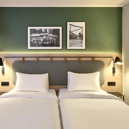 Campanile Prime - La Defense 3* Nanterre