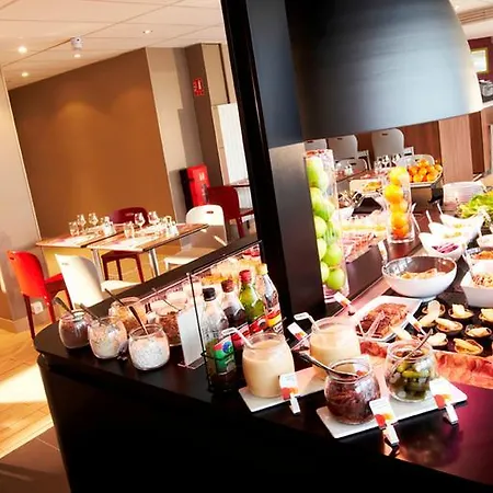 Hotel Campanile Paris Ouest - - La Defense Nanterre