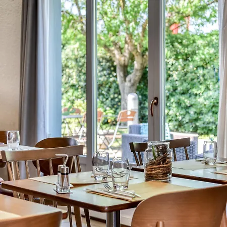 Campanile Prime - La Defense 3* Nanterre