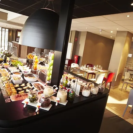 Campanile Paris Ouest - - La Defense 3*