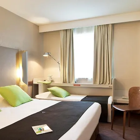 Campanile Paris Ouest - - La Defense 3* Nanterre
