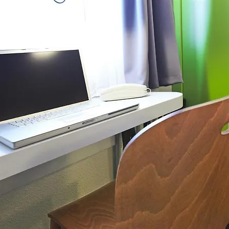 Hotel Campanile Paris Ouest - - La Defense